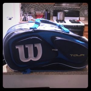 Tour v 15 Pack tennis bag